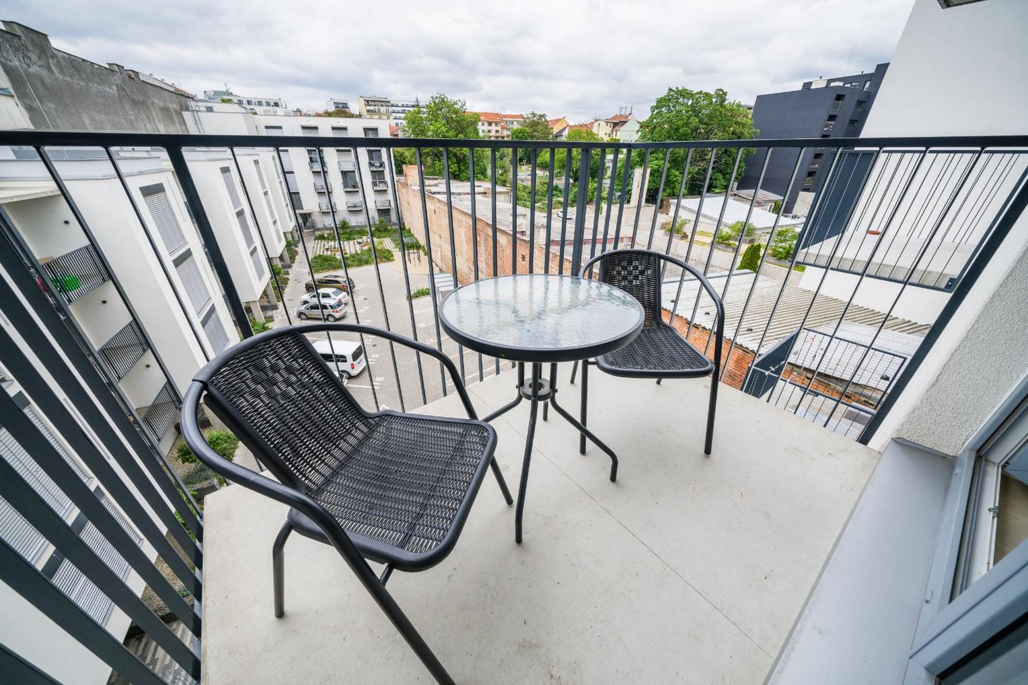 Street Apartments Brno Center Екстер'єр фото